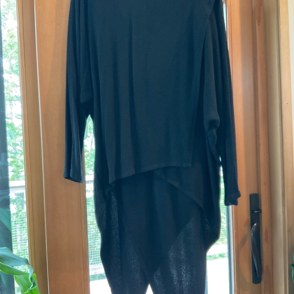 Unique tunic in black m/l